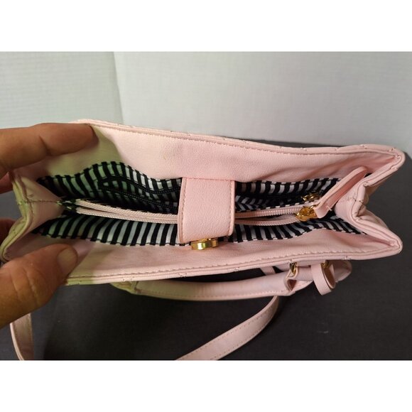 NWOT Luv Betsey by Betsey Johnson Pink Heart Shoulder Bag - Picture 4 of 11